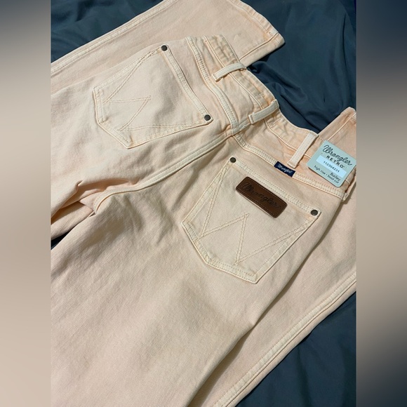 Wrangler Retro High Rise Boot Cut Pink Women's Jeans Size 24x32 NWT - Picture 6 of 7